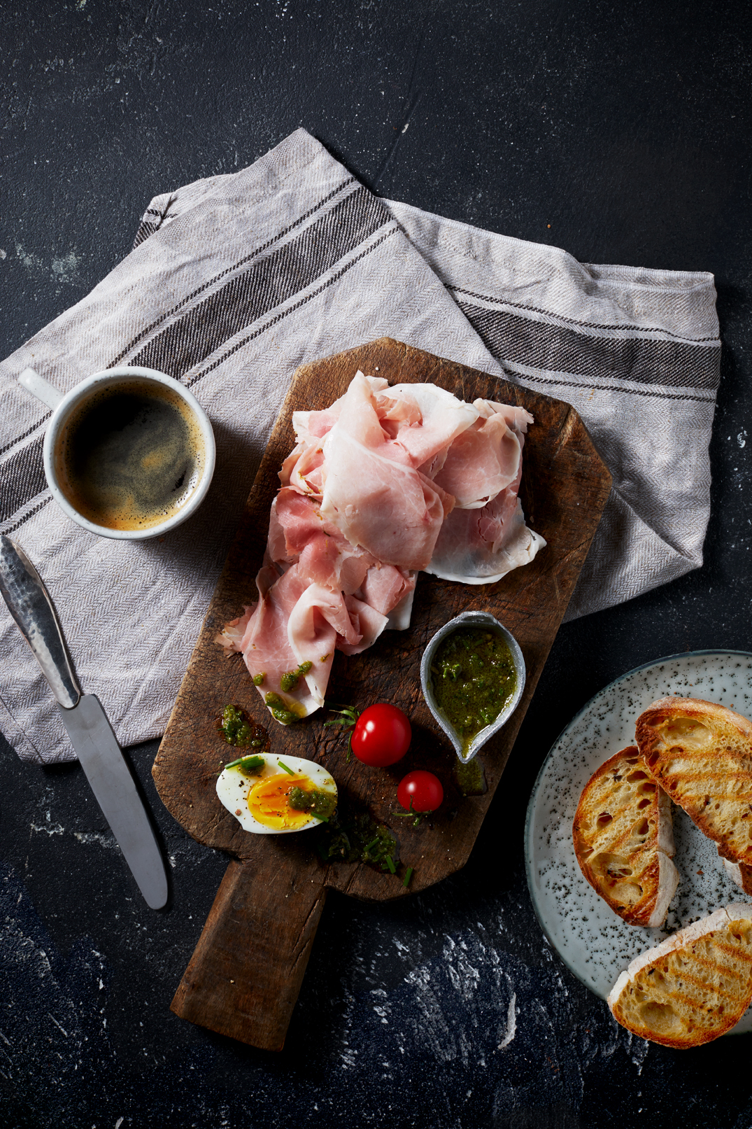 Food, Food-fotografie, picknick , Still-life, Hamburg, Christopher Shaw, Mediteran, Topshot, Wurst, Fleich, Aufschnitt, Platte Bell