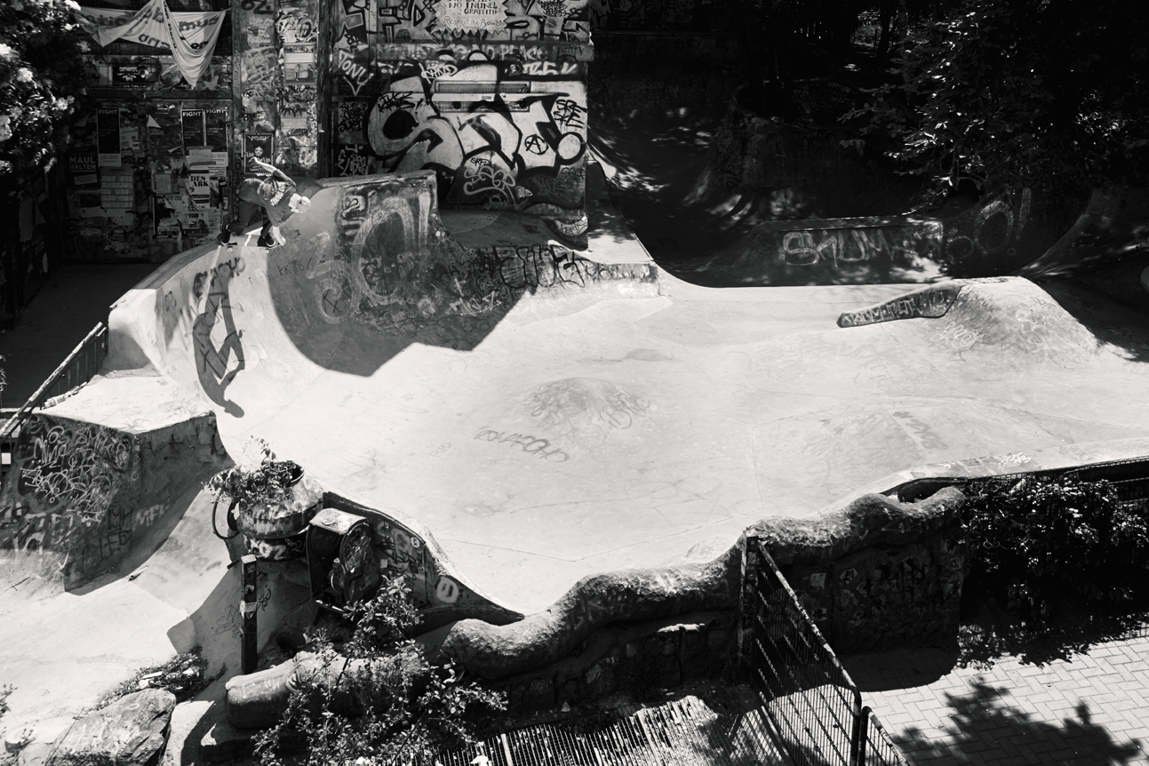 Confusion Magazine, Skate, Skateboarding, Hamburg, Christopher Shaw, Fotografie, Black White, Crailslide, Henri von Stanislawski, Bowl